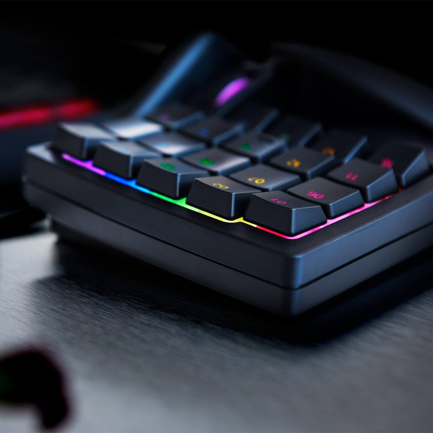 Razer Tartarus V2 - Pavé Numérique Gamer (32 Touches Entièrement Programmables, Forme Ergonomique Avec Paume Détachable, Fonctionnalité Hypershift, Eclairage RGB Chroma) Noir