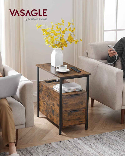 Table D’Appoint Avec Multiprise, Petite Et Fine Avec 2 Tiroirs, Table De Chevet Avec Rangement, Pour Salon, Chambre, Marron Rustique Et Noir D'Encre LET325B01