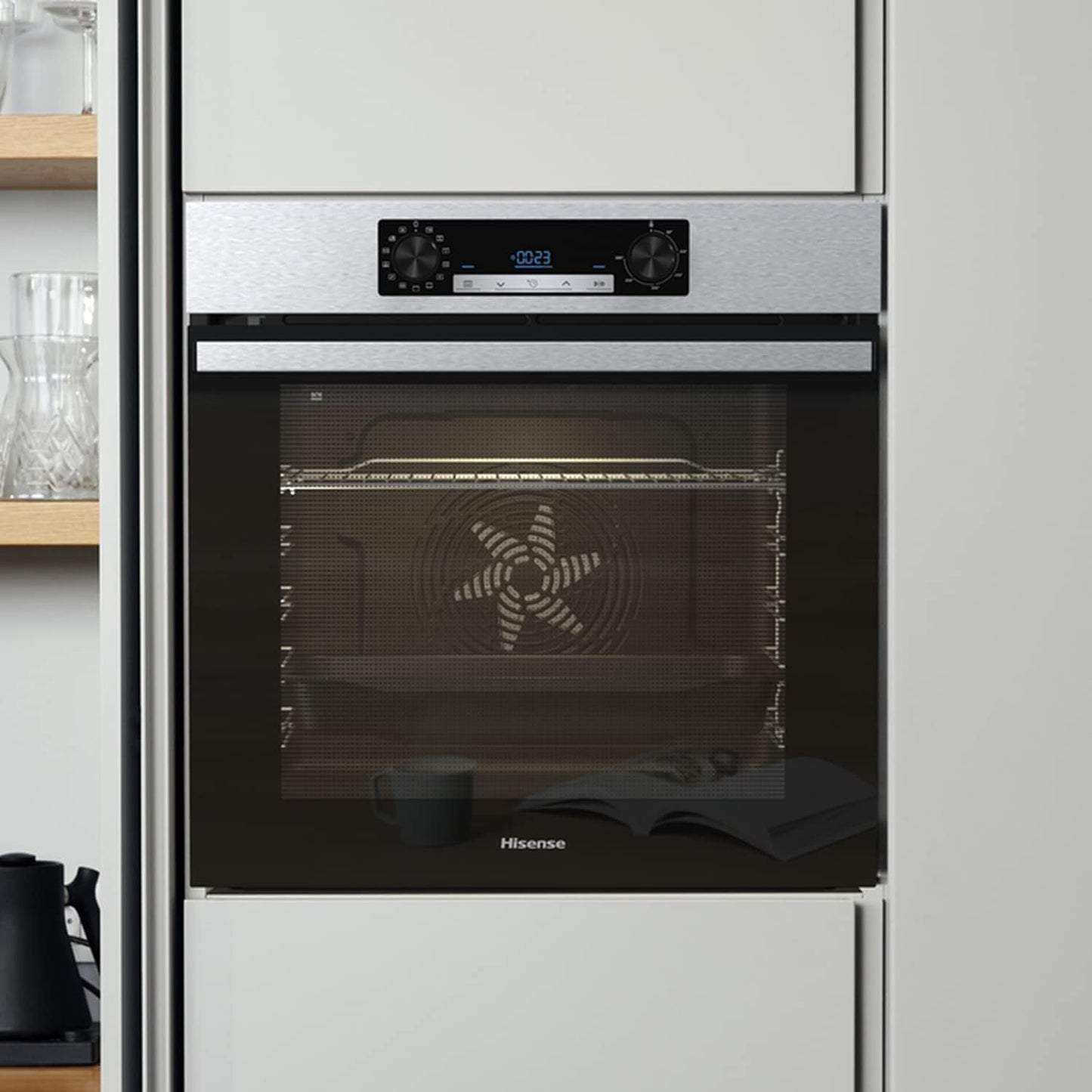 Hisense BI64211PX Four Multifonction - Cavité XXL De 77L, Pyrolyse, 13 Fonctions, Fonction Pizza 300°C, Airfry, Affichage LED, Inox, Classe A+