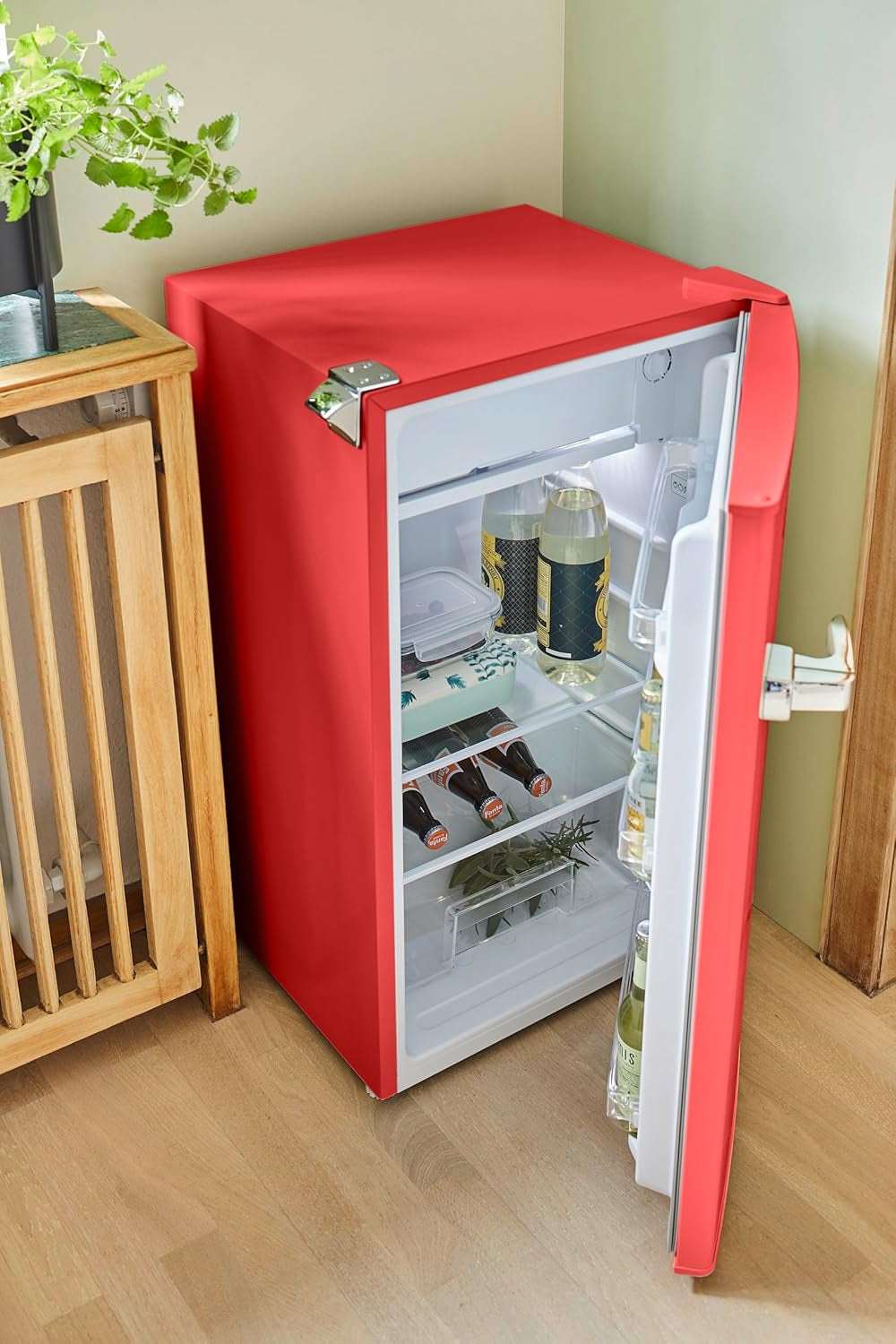 Réfrigérateur Rétro Avec Congélateur Respekta/Rouge / 83,1 X 47,4 Cm / 90 L De Volume Utile/Pieds Réglables En Hauteur/Avec Ouvre-Bouteille Sur Le Côté / KG83R-37