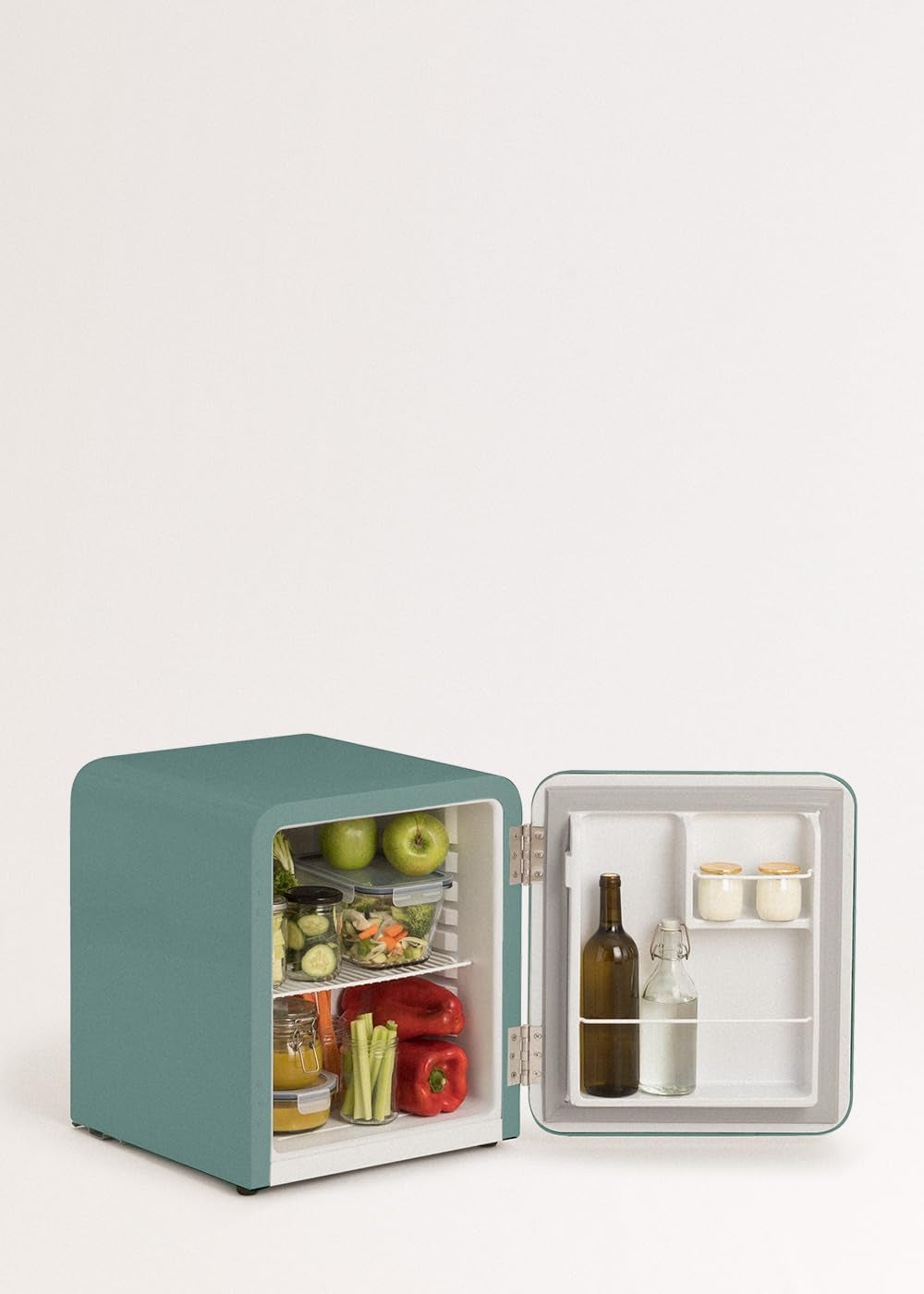 RETRO FRIDGE 50 SAND - Réfrigérateur Vert Sage Maneta Sable / 85 W, Mini Bar, Une Étagère, Design Rétro, 50 Cm, Deux Étagères, Capacité De 48 L, Économie D'Énergie, 50 X 44 X 49,8 Cm