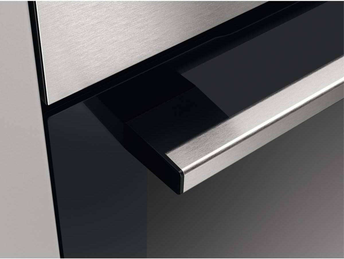 Zanussi ZOPKX6X2 Four Multifonction Avec Nettoyage Pyrolytique, 9 Fonctions Avec Cavité XXL, Horloge Électronique + Télécommandes Escamotables, Anti-Traces De Doigts, Inox, Classe A+, 72 Litres