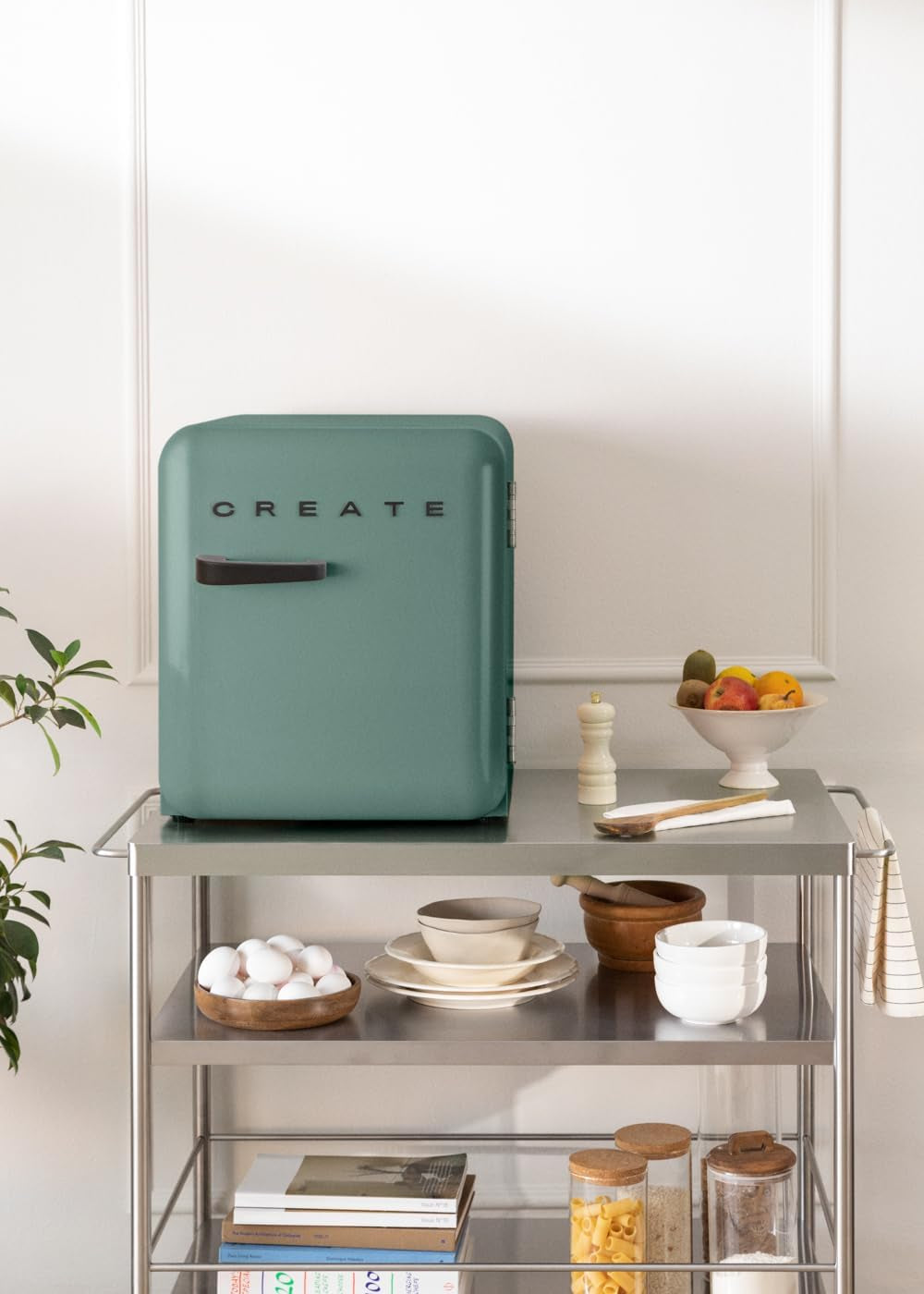 / Retro FRIDGE 50 BLACK / Réfrigérateur Vert Sage Poignée Noire / 85 W, Mini Bar, Une Étagère, Design Rétro, 50 Cm, Deux Étagères, Capacité De 48 L, Économie D'Énergie, 50 X 44 X 49,8 Cm