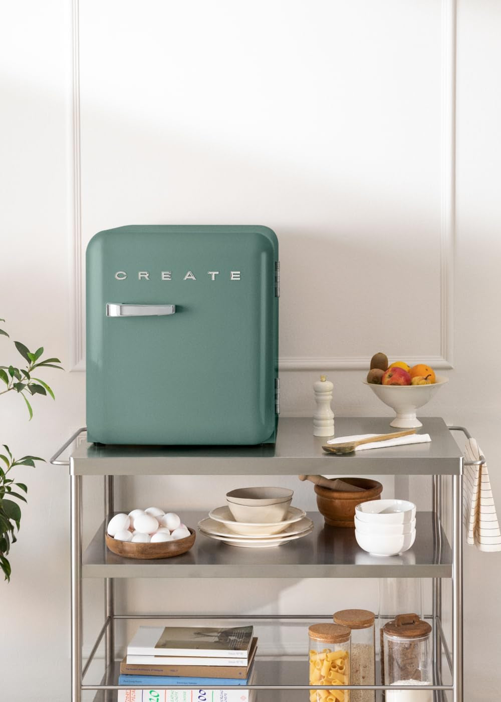 Retro Fridge 50 Silver - Réfrigérateur Vert Sauge Poignée Argent / 85 W, Mini Bar, Une Étagère, Design Rétro, 50 Cm, Deux Étagères, Capacité De 48 L, Économie D'Énergie, 50 X 44 X 49,8 Cm