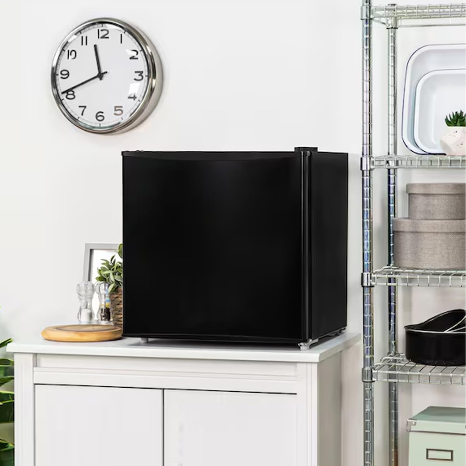Minifrigo Bar Pour Chambre Ou Bureau 48L Et Congélateur De 5L Avec Lumière LED Et Température Réglable 0°/10°C – Consommation Énergétique Réduite 85 W Étagère Pratique Pour Boissons Et Porte