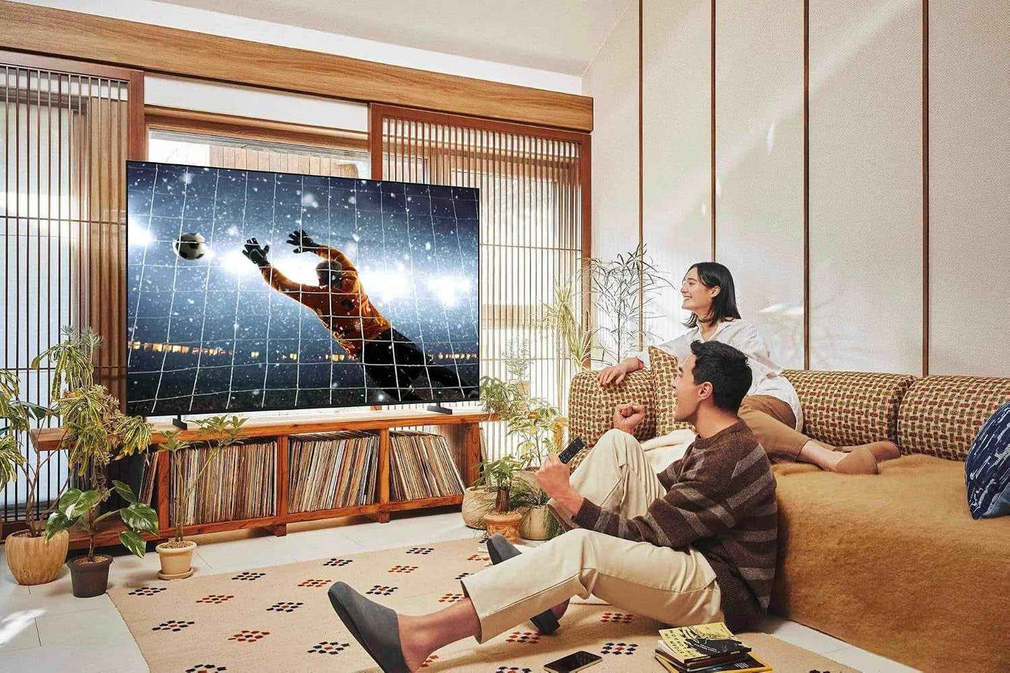 TV 43 Pouces Crystal UHD U7025F 4K Smart TV, Couleurs Incroyables Avec Crystal Processor 4K, Écoutez Tous Les Haut-Parleurs Avec Q-Symphony, Données Protégées, Knox Security Et Gaming Hub