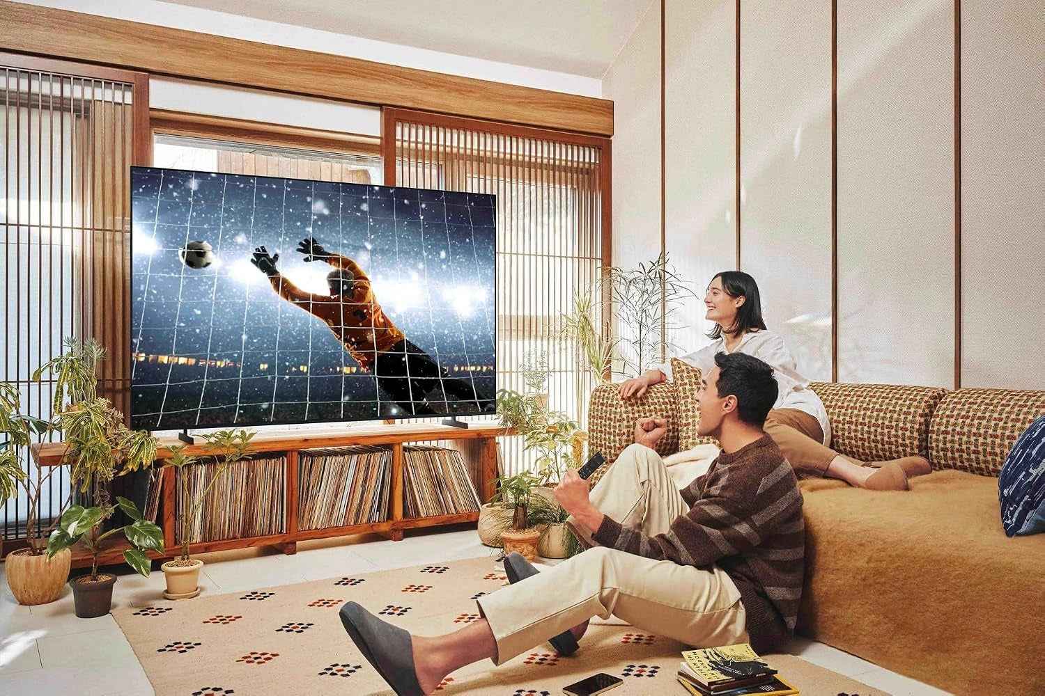 TV 43 Pouces Crystal UHD U7025F 4K Smart TV, Couleurs Incroyables Avec Crystal Processor 4K, Écoutez Tous Les Haut-Parleurs Avec Q-Symphony, Données Protégées, Knox Security Et Gaming Hub