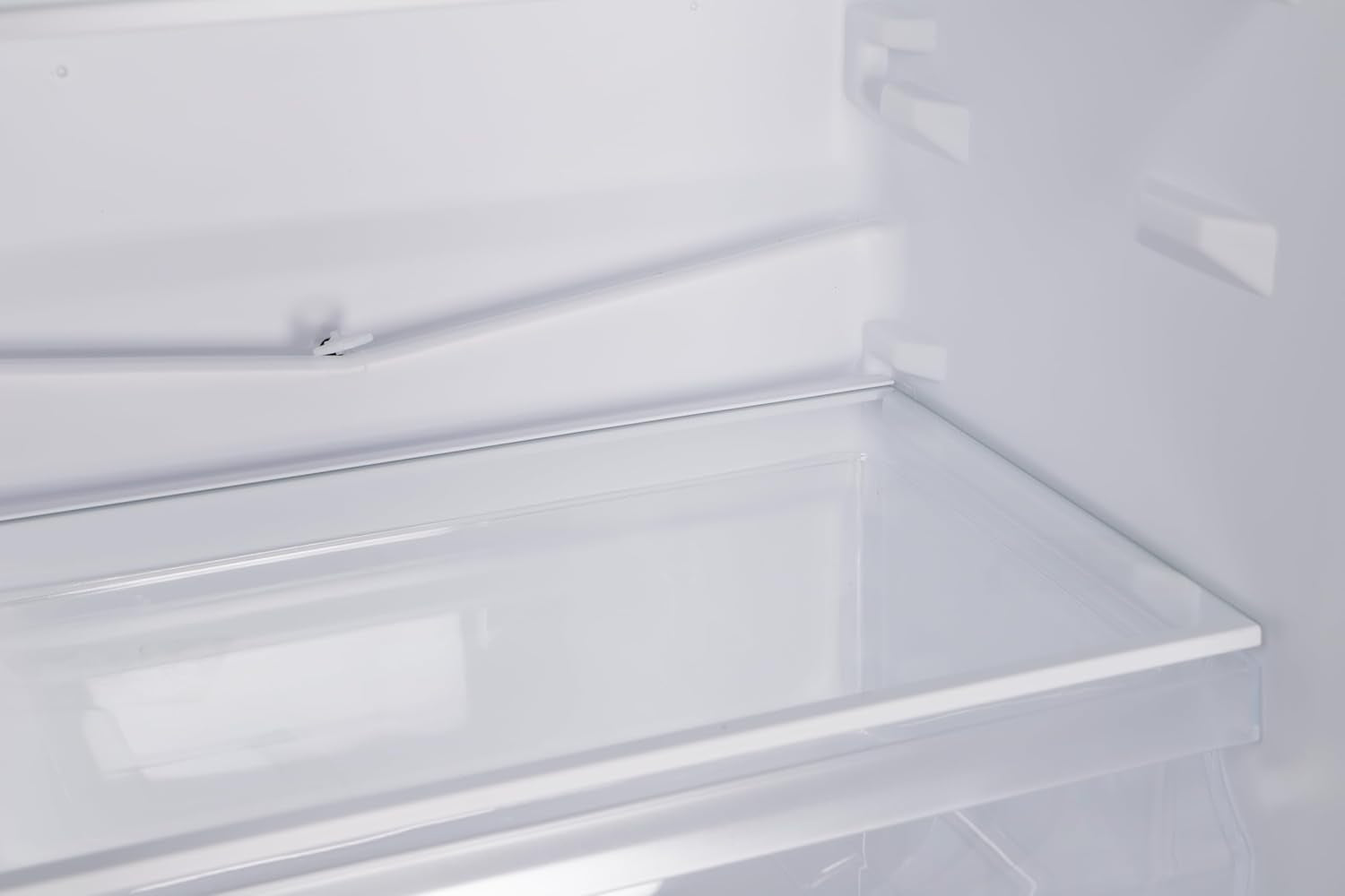 Respekta Réfrigérateur Congélateur Pose Libre / 109 L De Réfrigération / 48 L De Congélation/Avec Bac À Glaçons / KG144SI-37 / (H) 144 X (L) 47,4 X (P) 49,5 Cm / 39 Db/Argenté