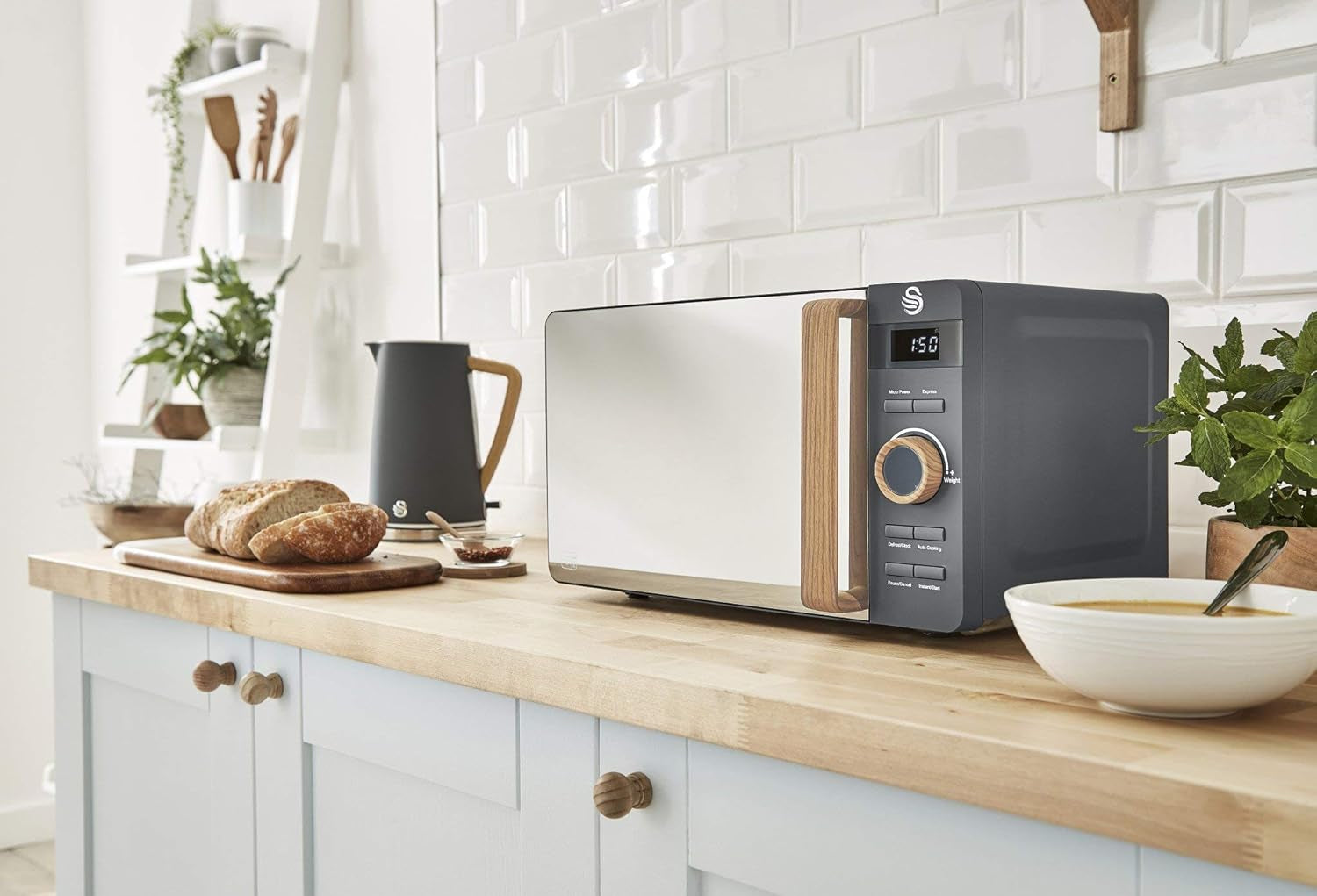 Nordic Micro-Ondes Numérique 20 L, 6 Niveaux De Fonctionnement, 800 W Puissance, Minuterie 30 Min, Nettoyage Facile, Mode Dégivreur, Design Moderne, Poignée Effet Bois, Gris Mat