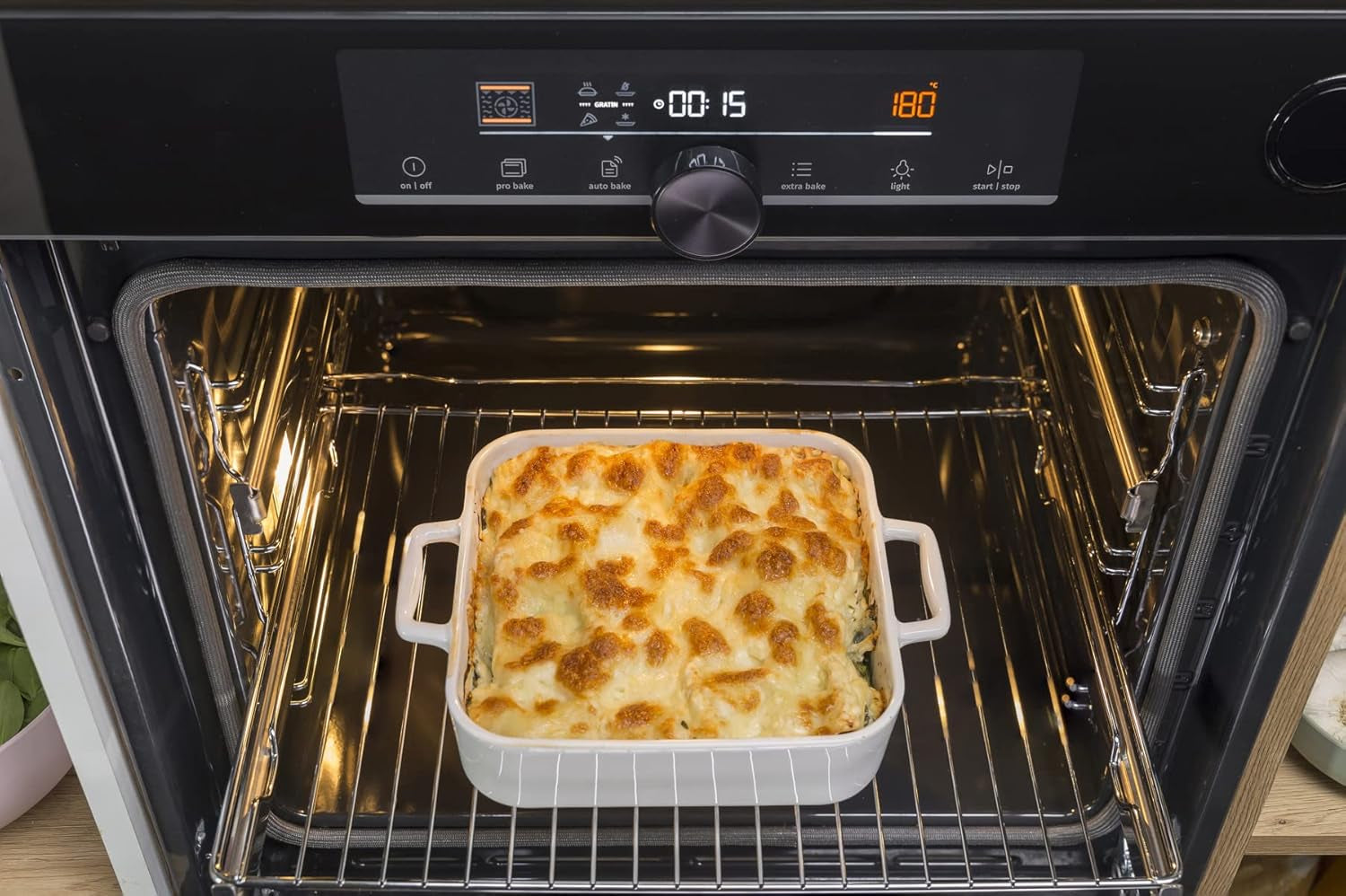 738599 Optibake Advanced BSA 6747 A04X Four Encastrable / 77 L/Air Chaud/Autobake/Commande Tactile/Thermomètre De Cuisson/Gentleclose & Open/Steam Assist/Step Bake/Pizzamode