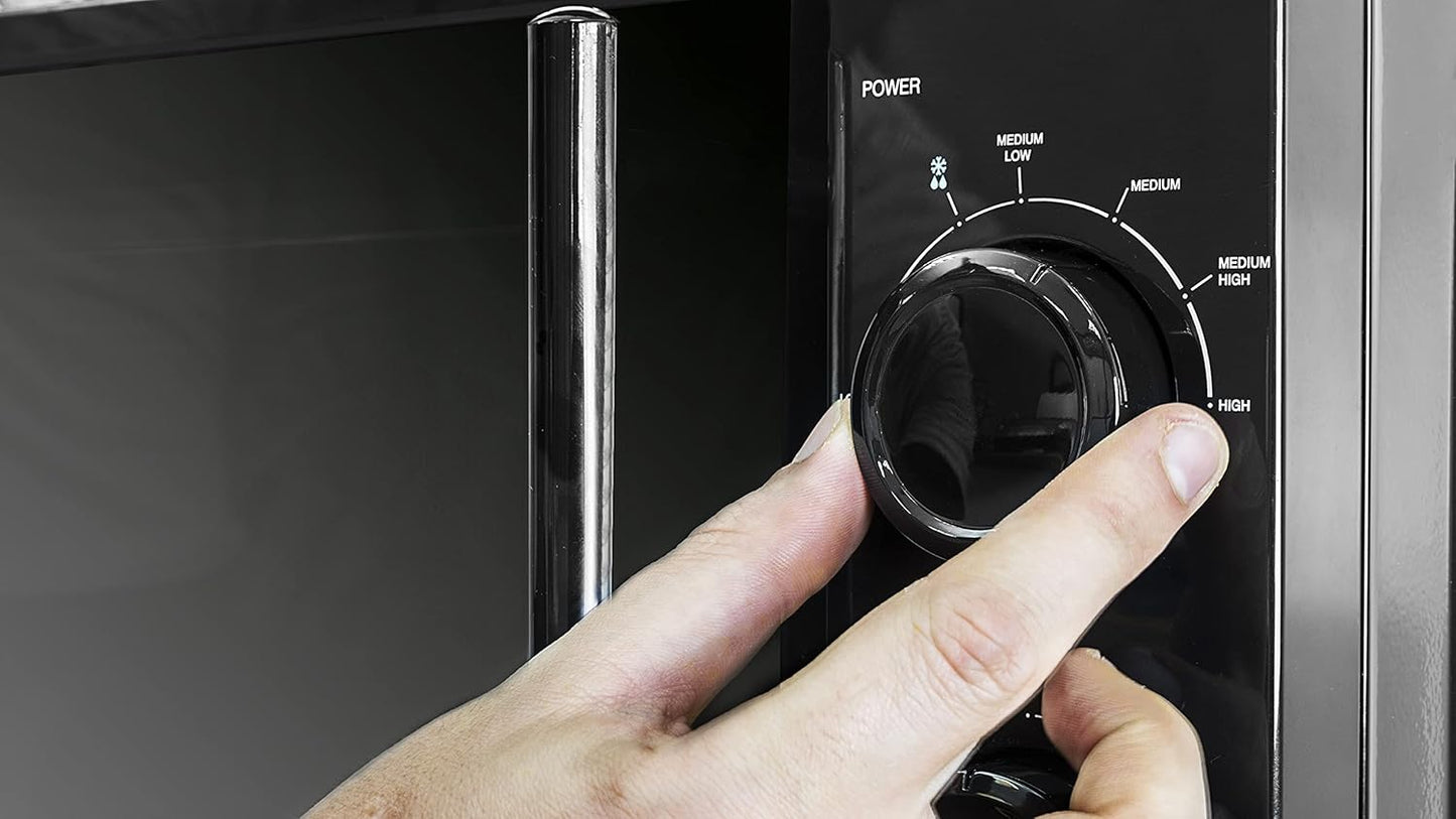 Micro-Ondes Allblack. Capacité De 20 L, 700 W De Puissance, 6 Niveaux De Fonctionnement, Minuterie 30 Minutes, Mode Décongeler, Finition Noir.