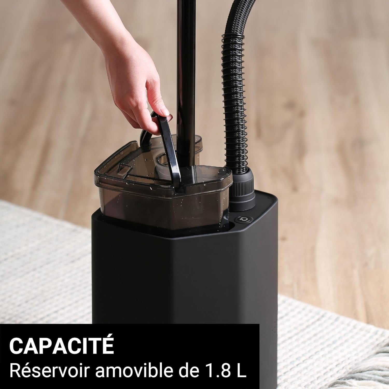 Steamone Daily Steamer Défroisseur Vertical Noir 1800W - 1,8L | Steamer Vertical, 1800W, Réservoir 1,8L, 45Min Autonomie, Prêt En 60S, Système Anticalcaire, Compact, EUHG100B