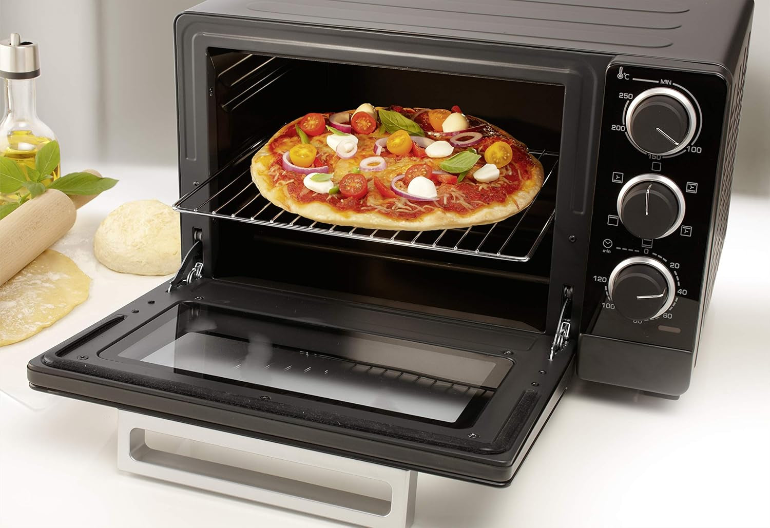 FC215MB - Mini Four - 21L - Multifonction - 5 Positions De Cuisson - Porte Double Vitre - Cavité Anti-Adhésive - Accessoires : Lèchefrites, Grille, Pince Pour Récupérer Les Plats - 1380W - Noir