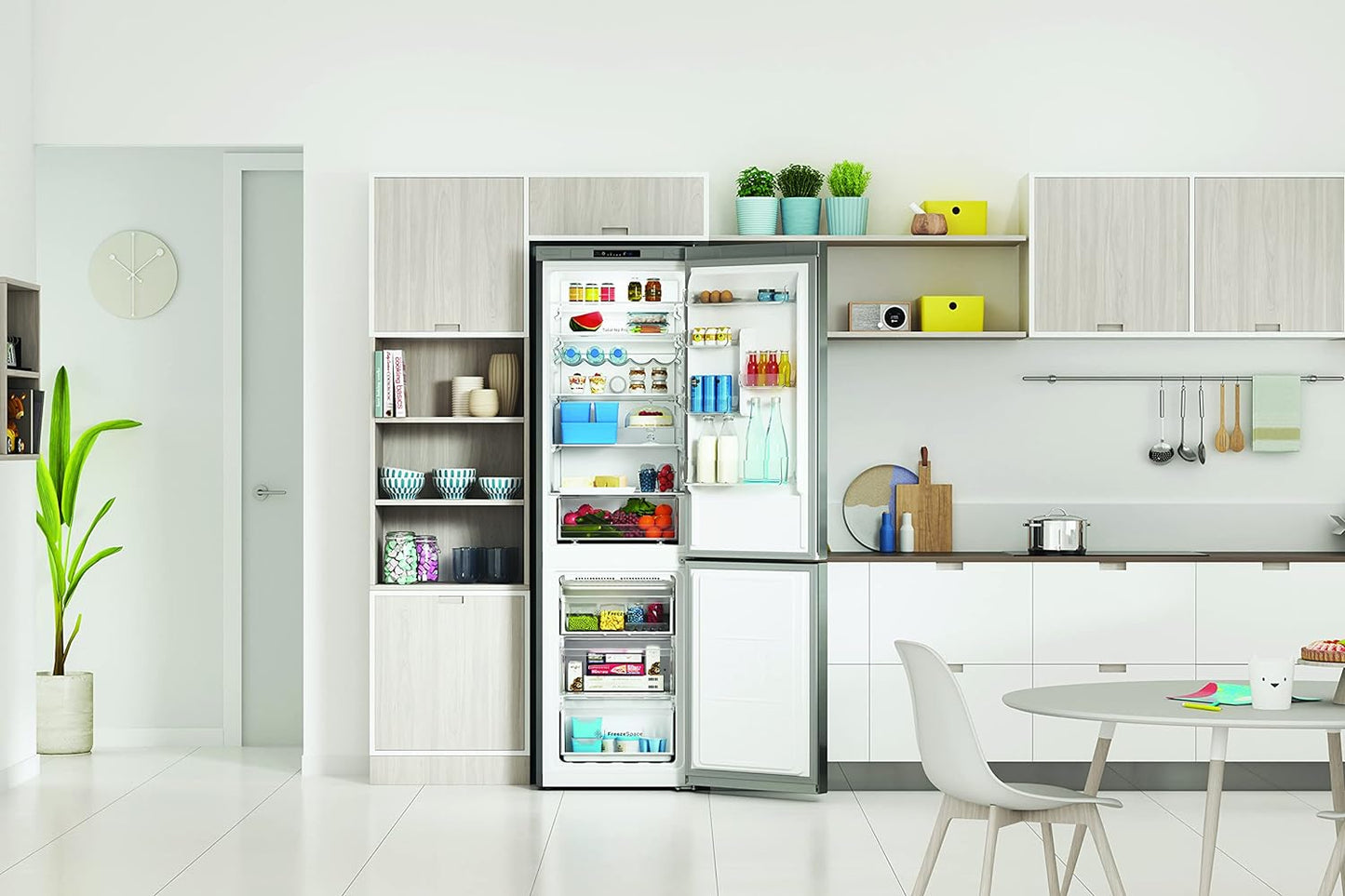 Indesit INFC9TI22X Réfrigérateur Combiné - Total Nofrost, Pose Libre, 367L