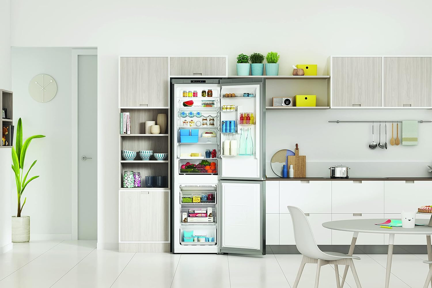 Indesit INFC9TI22X Réfrigérateur Combiné - Total Nofrost, Pose Libre, 367L