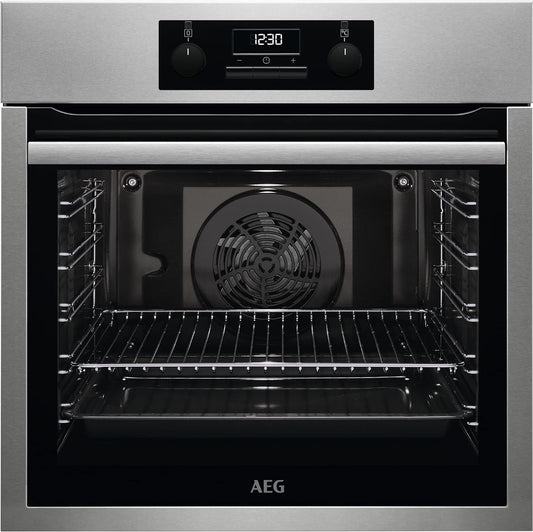 BES331111M Four Multifonction Avec Fonction Nettoyage Aquaclean, 9 Fonctions, Cuisson Uniforme, Ventilateur XXL, Horloge Électronique + Commandes, Anti-Traces De Doigts, Plateau XXL, Inox, Classe