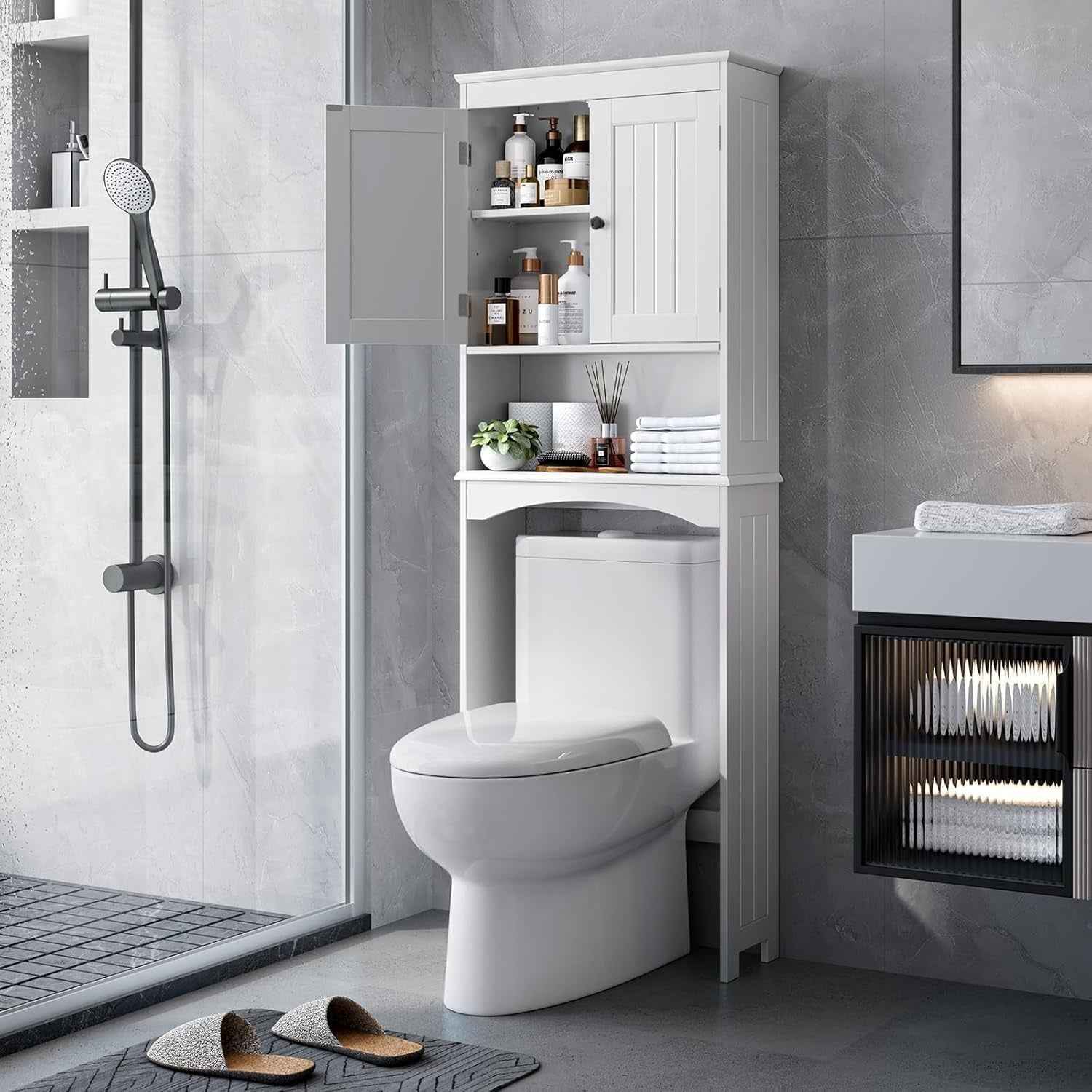 Meuble WC, Étagère De Toilettes Sur Pied, Meuble Toilette Avec 2 Portes, Étagères Réglables Et Compartiments Ouverts, Blanc