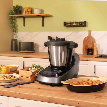Robot De Cuisine Multifonction Mambo Touch - 1600 W, 37 Fonctions | Écran Tactile TFT 5" Avec Livre De Recettes Intégré, Capacité 3,3 Litres, Application, Balance Et Jarre En Acier Inoxydable