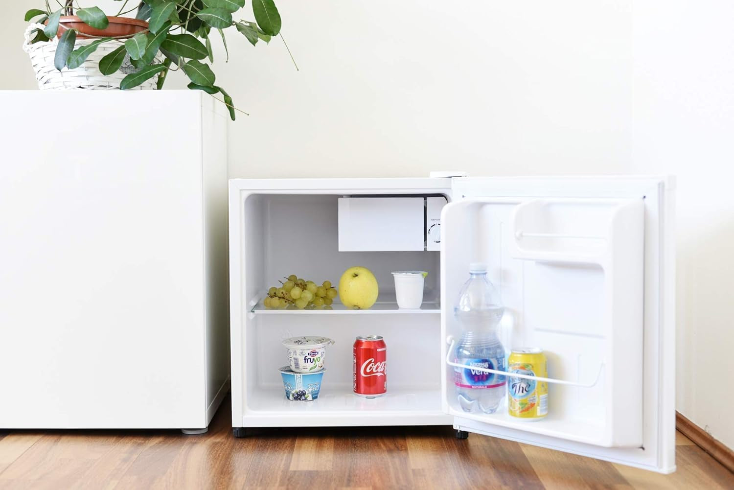 Melchioni ARTIC47LT Mini Réfrigérateur Silencieux, Congélateur Intégré, Réfrigérateur À Boissons, Compresseur Et Freezer, 47 Litres, Blanc