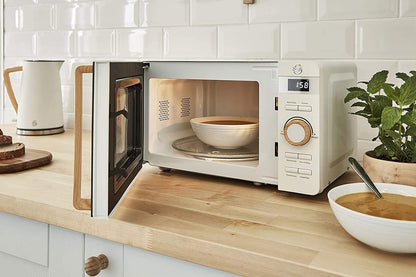 Four À Micro-Ondes Numérique Nordic 20 L, 6 Niveaux De Puissance, 800 W, Minuterie De 30 Minutes, Nettoyage Facile, Mode Dégivrage, Design Moderne, Poignée Effet Bois, Blanc Mat