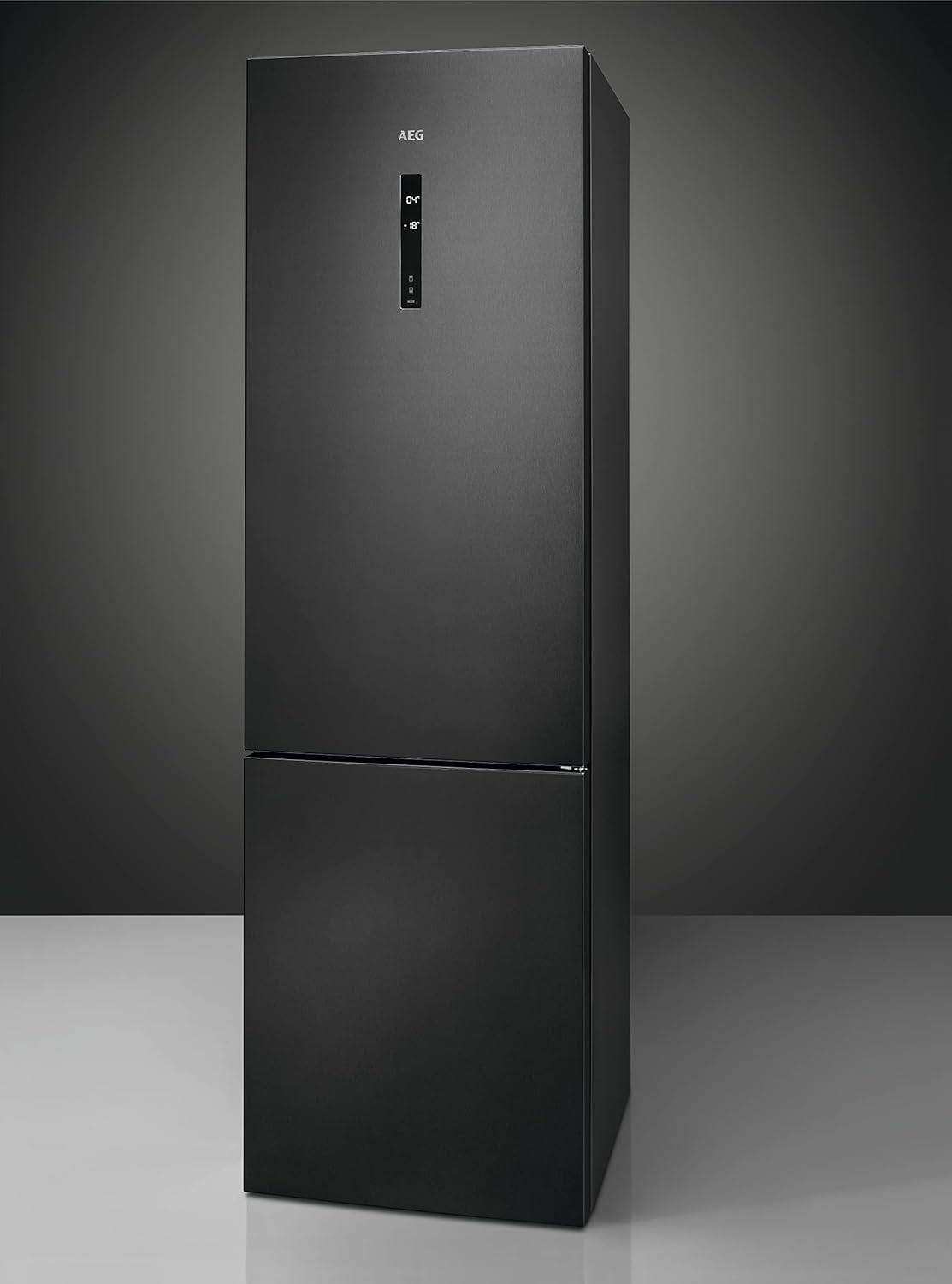 RCB736D5MB Réfrigérateur-Congélateur Autonome/Série 8000 Avec Cooling 360° / 2010 Mm/Partie Congélateur En Bas / 366 L/Nofrost/Couleur : Black Stainless Steel, Côtés Gris Foncé/D