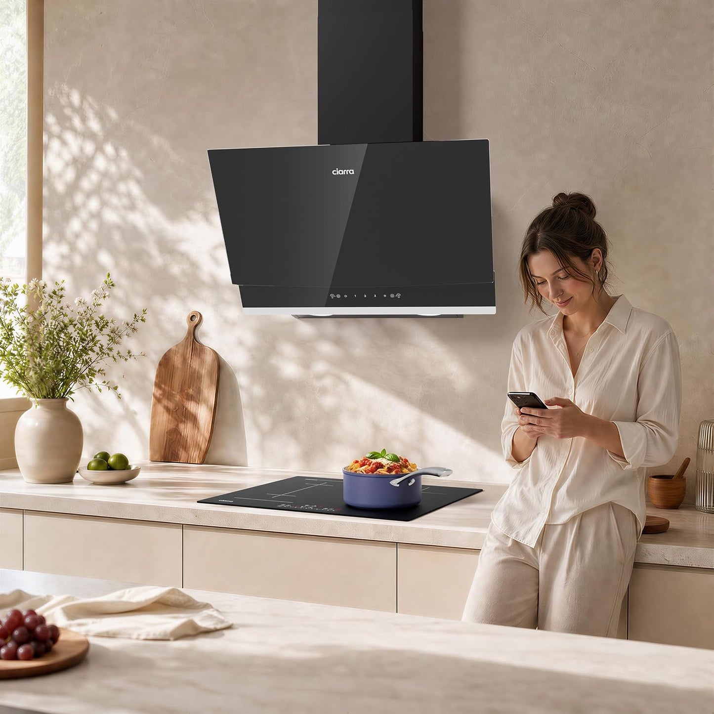 CBCB6736A Hotte Aspirante Inclinée 60 Cm A+++ 710 M³/H Gestuelle | Commande Tactile, 61 Db, Évacuation/Recyclage, Filtre Charbon CBCF003 Inclus, LED 2 Intensités, Verre Noir Facile À Nettoyer