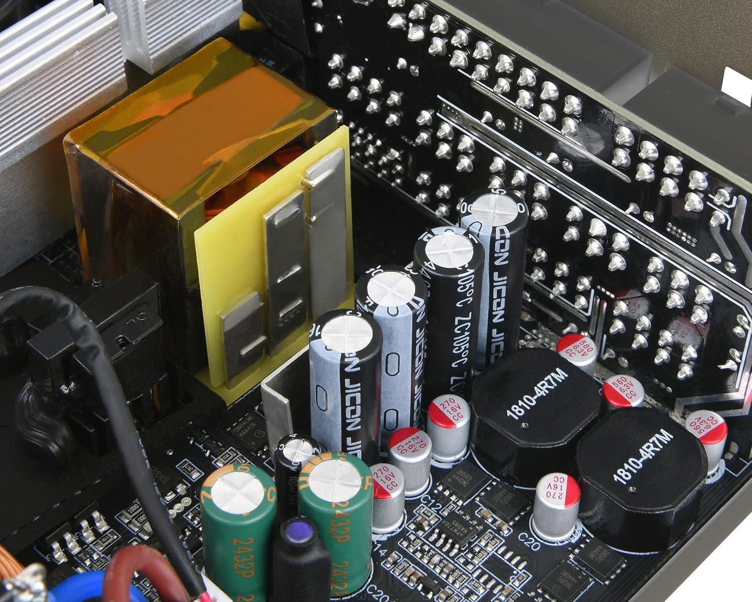 Toughpower GT 850W | ATX 3.1 | Connecteur Pcie 5.1 12V 2X6 | Fonction Smart Zero Ultra-Silencieuse | Câbles À Profil Bas | Certification 80+ Gold | Modulaire