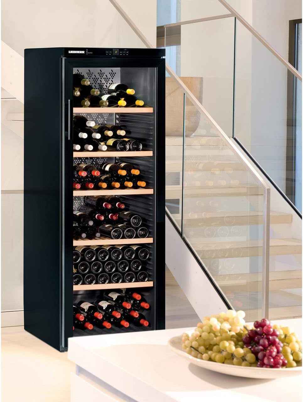 Cave De Vieillissement  WKB4212 - Cave De Vieillissement- Capacité : 200 Bouteilles - Air Brassé - Humide - Noir - Porte Vitrée - 6 Clayettes Bois - Classe A