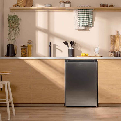 Congélateur Armoire 97 L Bolero Coolmarket TF 97 Inox. Classe Énergétique E, Design Compact, Porte Réversible, 3 Tiroirs, Dimensions 55,1 X 57,5 X 83,5 Cm, Couleur Inox
