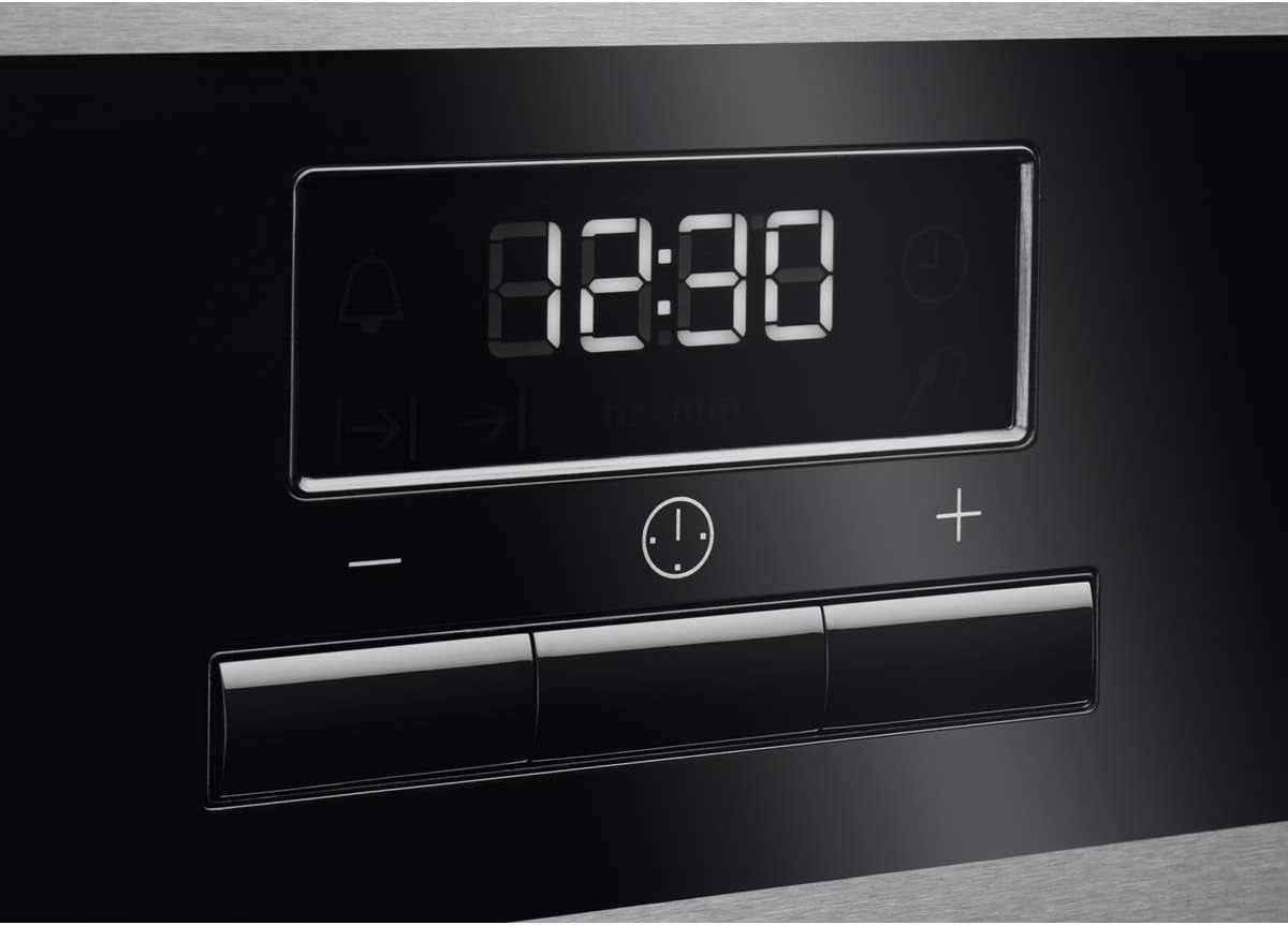 BEE435111M Four Électrique Multifonction, Intégrable, Nettoyage Aquaclean, 9 Fonctions, Cuisson Multi-Niveaux, Écran LCD Tactile, Ventilateur XXL, Capacité 72 L, Inox, Classe A+