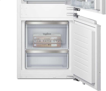 KI77SAD40 Iq500 Réfrigérateur/A+++ / 157,8 Cm De Hauteur / 140 Kwh/An/Réfrigérateur 164 L/Congélateur 61 L/Boîte Hydrofresh Avec Régulation De L'Humidité/Charnière Plate