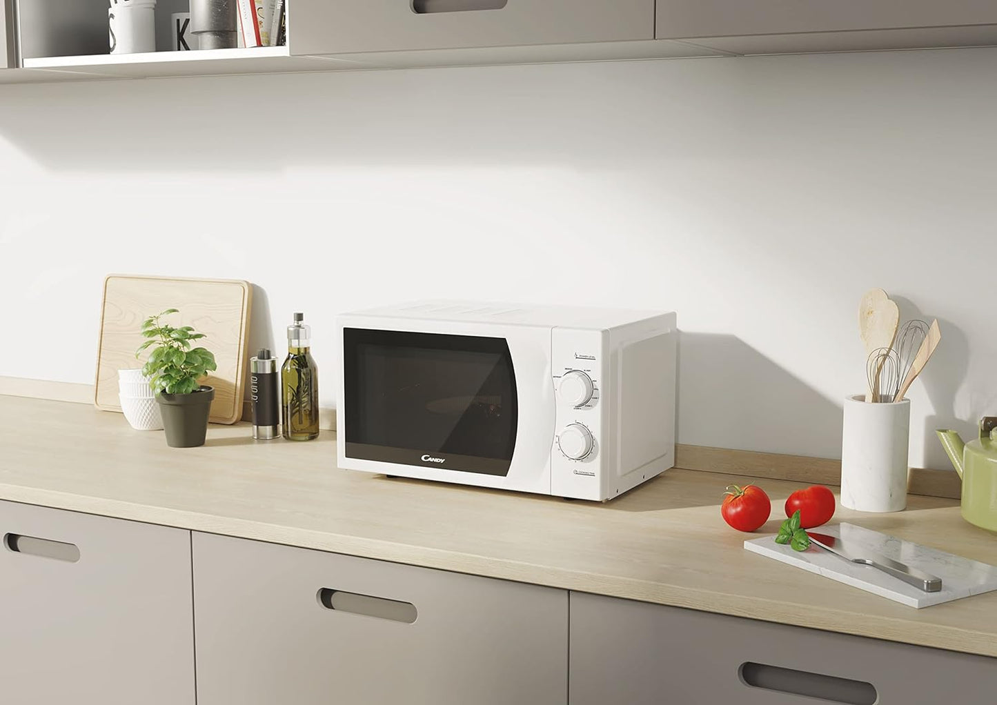 Cmg2071M,Micro-Ondes, Puissant 700W + Puissance Grill 1000W, Capacité 20L, Ecran Numérique, 8 Programmes Automatiques, Application Cook-In