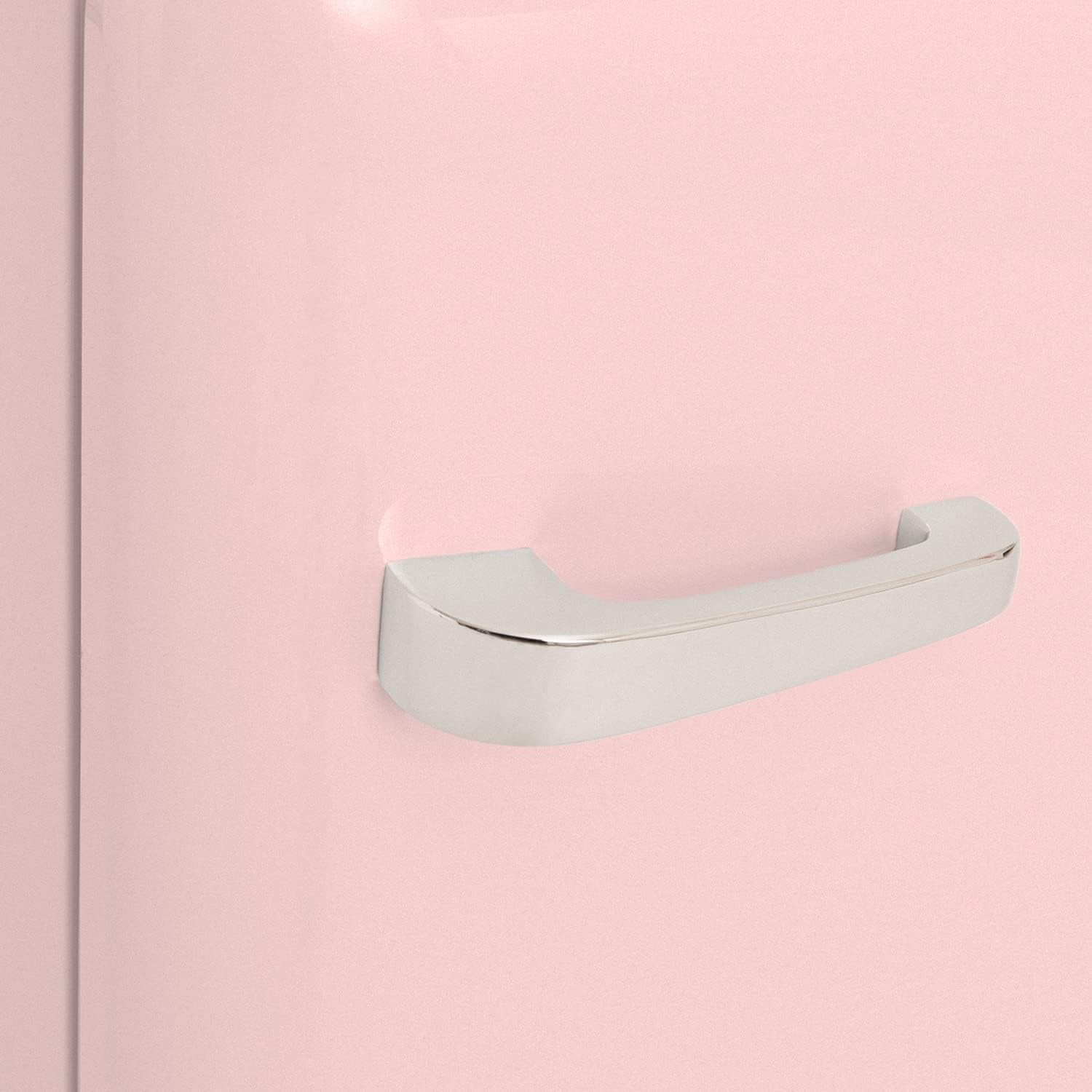 / RETRO FRIDGE 83.5 Silver/Réfrigérateur Rose Avec Poignée Argent/Pratique Et Fonctionnel, Matériaux Résistants