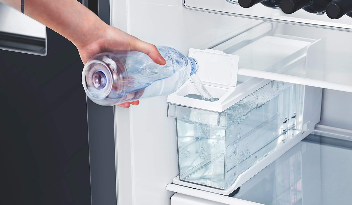 Hisense RS694N4TFE Frigo Américain Autoportante 562 L E Noir