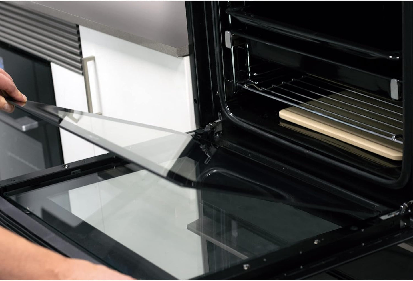 - Four Multifonction 8 Fonctions - Modèle CMD 5008 X - Capacité Intérieure De 40 Litres - Plage De Température 50-250 O - Système De Nettoyage Aquasmart - Classe D'Efficacité Énergétique : A