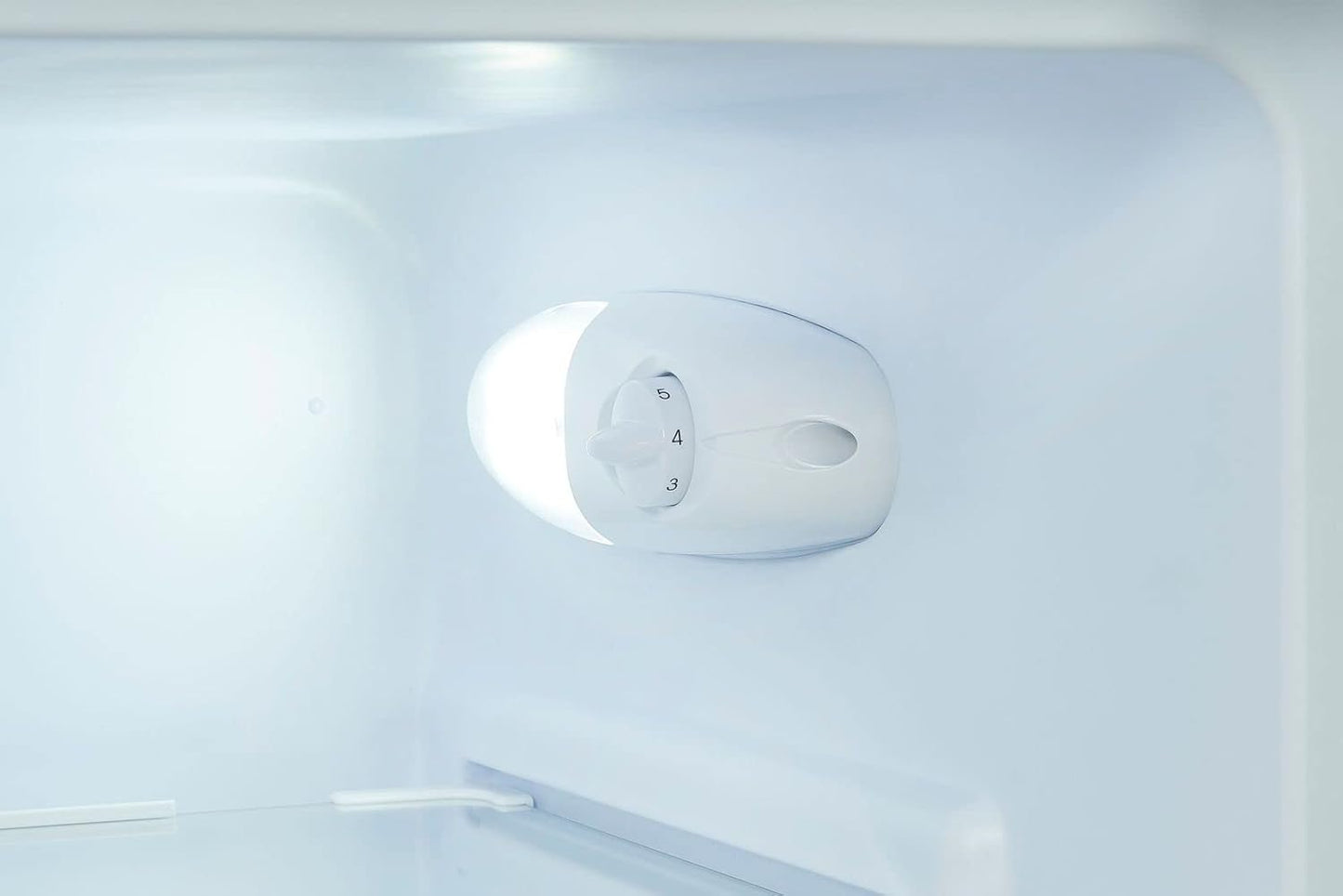 Exquisit Réfrigérateur Rétro RKS120-V-H-160F Gris | Support | Volume 122 L | Gris | Étagère En Verre Et Compartiment À Légumes | Lumière LED | Style Rétro | Roulettes Arrière
