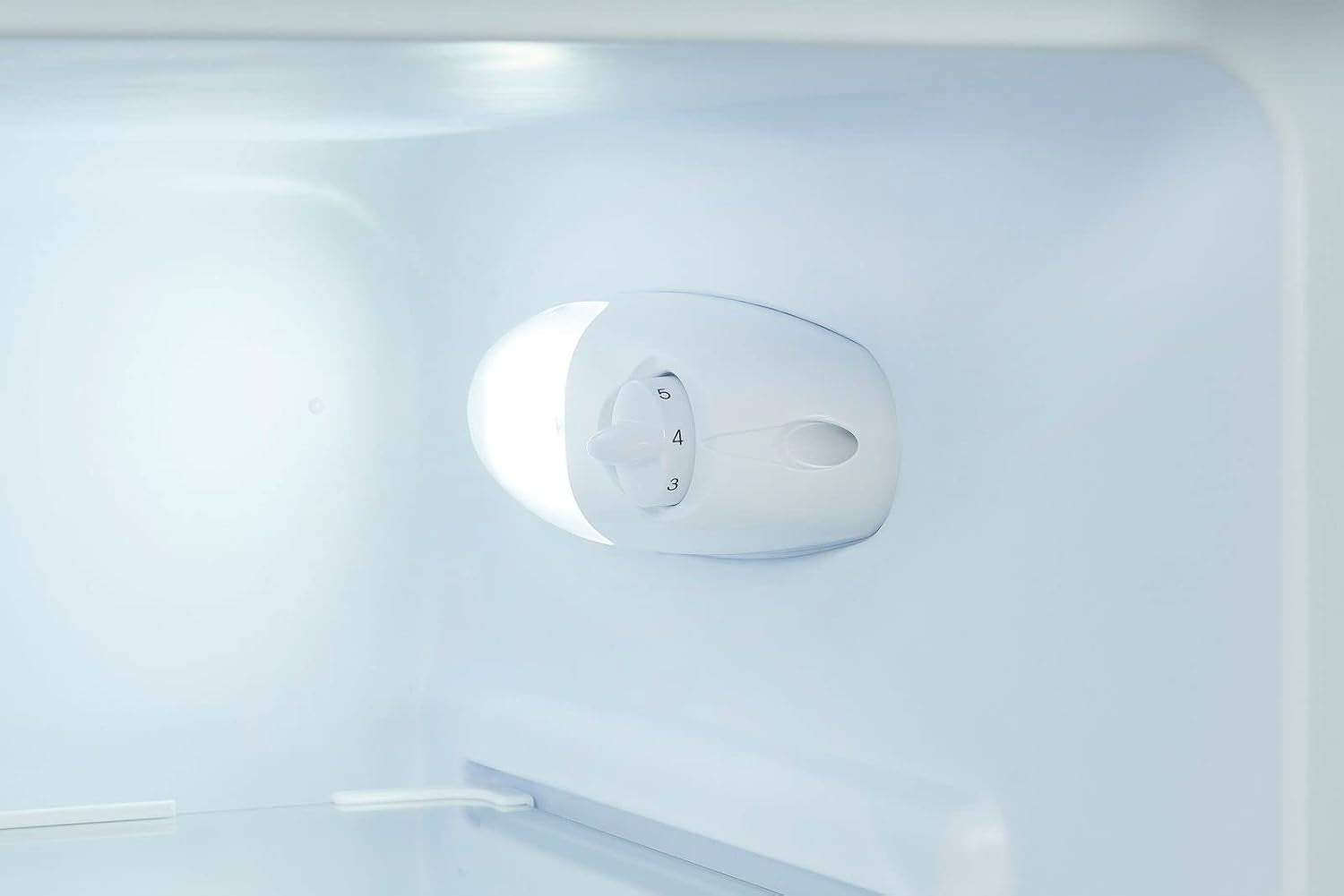 Exquisit Réfrigérateur Rétro RKS120-V-H-160F Gris | Support | Volume 122 L | Gris | Étagère En Verre Et Compartiment À Légumes | Lumière LED | Style Rétro | Roulettes Arrière