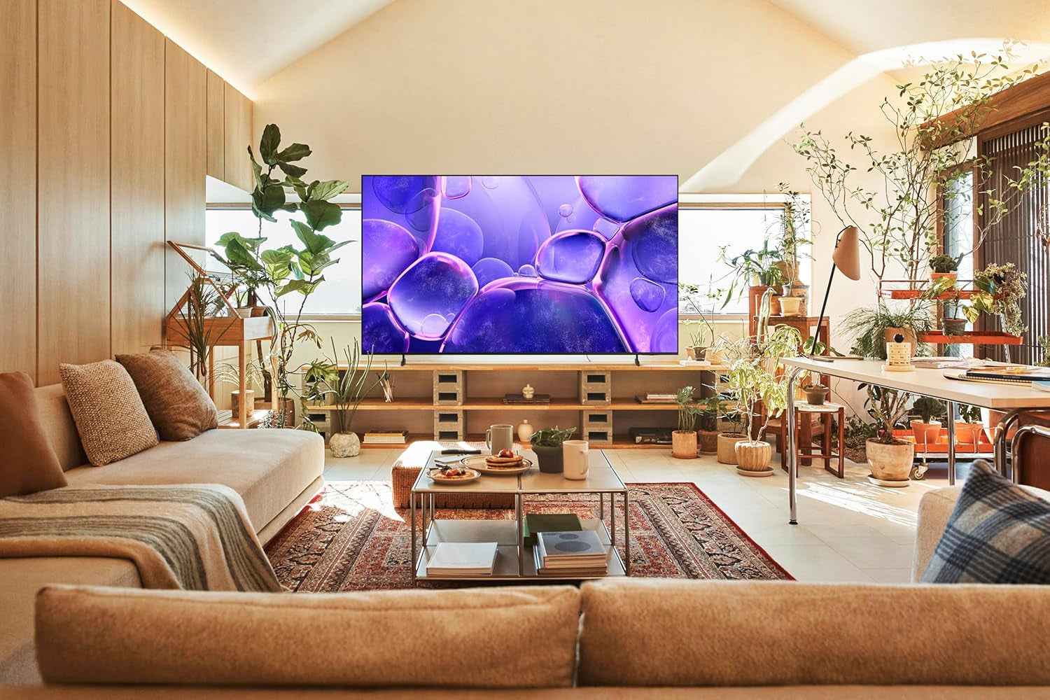 TV 55 Pouces Crystal UHD 55U8075F 4K Smart TV, Bluetooth, Wifi, Airplay, Crystal Processor 4K, HDR, Q-Symphony, Knox Security, Gaming Hub, Bixby, Applications Opérateurs Intégrées
