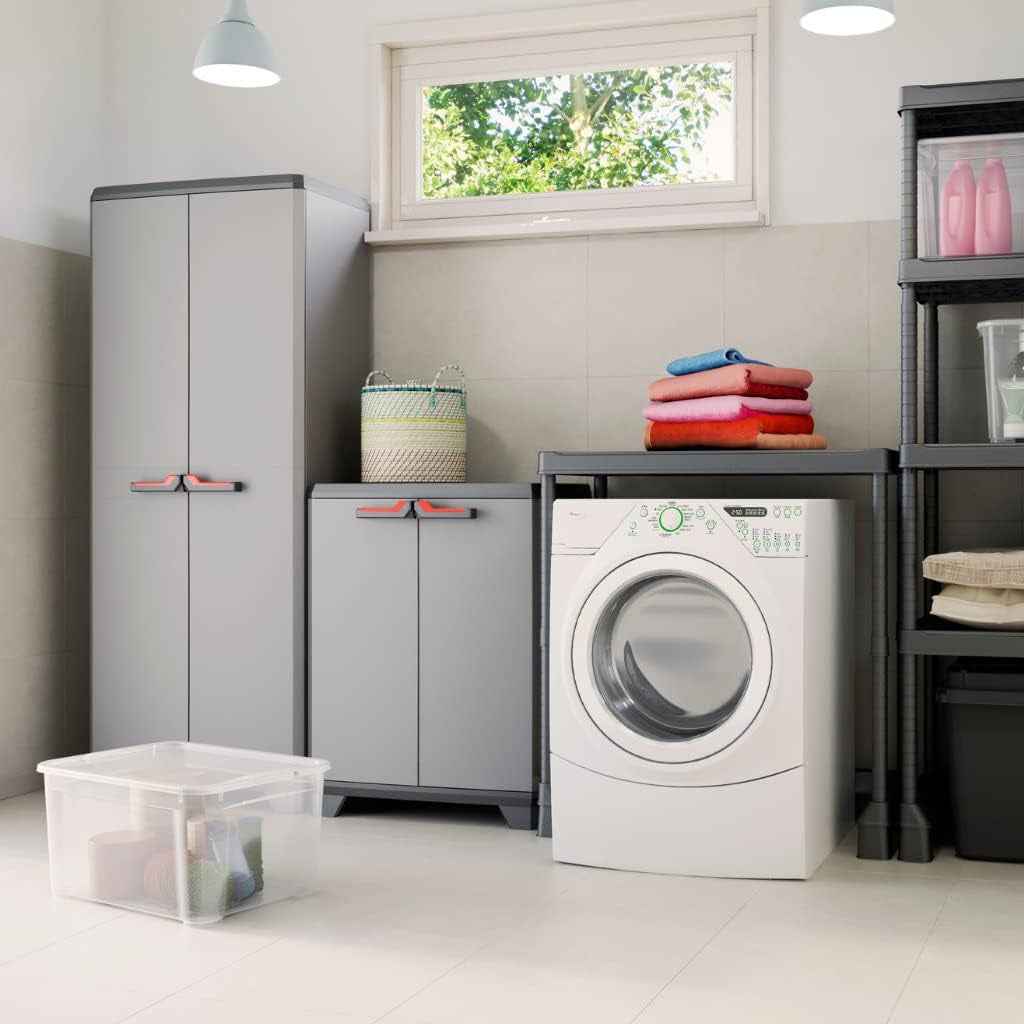 Armoire Basse STILO - Armoire De Rangement Verrouillable - Étagère Et Pieds Ajustables, Poignée Soft Touch - Cuisine, Garage, Atelier, Placard - 68 X 39 X 90 Cm - Gris/Noir/Rouge