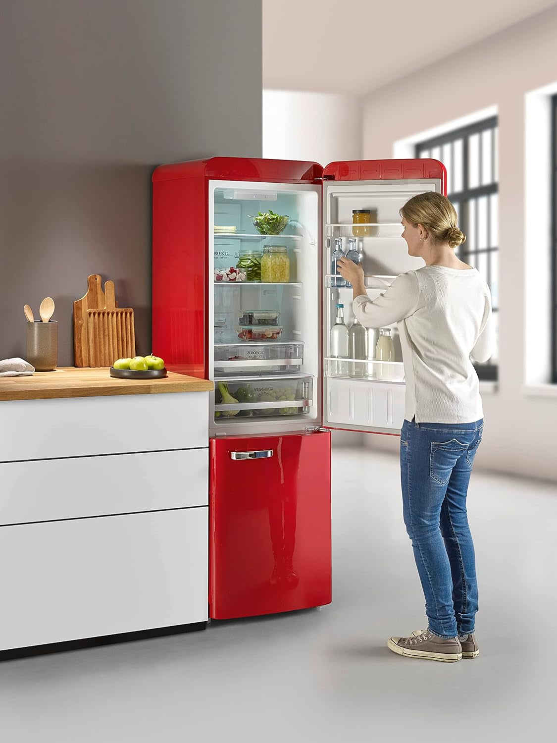 Réfrigérateur Congélateur Combiné Total Nofrost, Pose Libre, Largeur 54Cm, 250 L, Classe E, Veggibox Incluse, Rétro, Rouge, RKG 8927